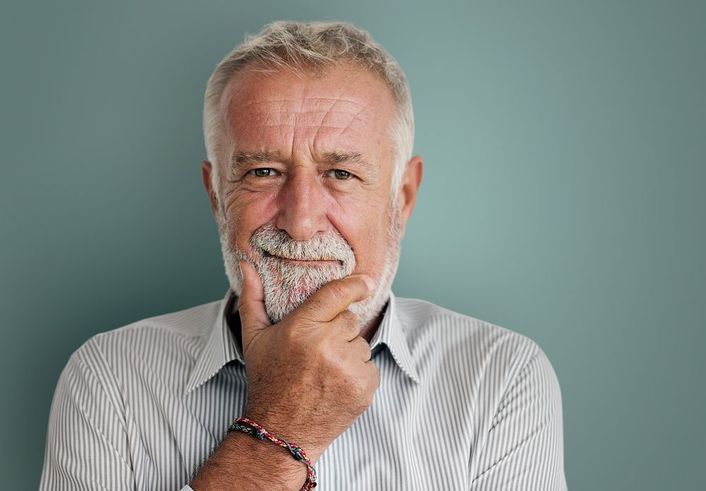 Portrait of bearded senior man | Premium Photo - rawpixel