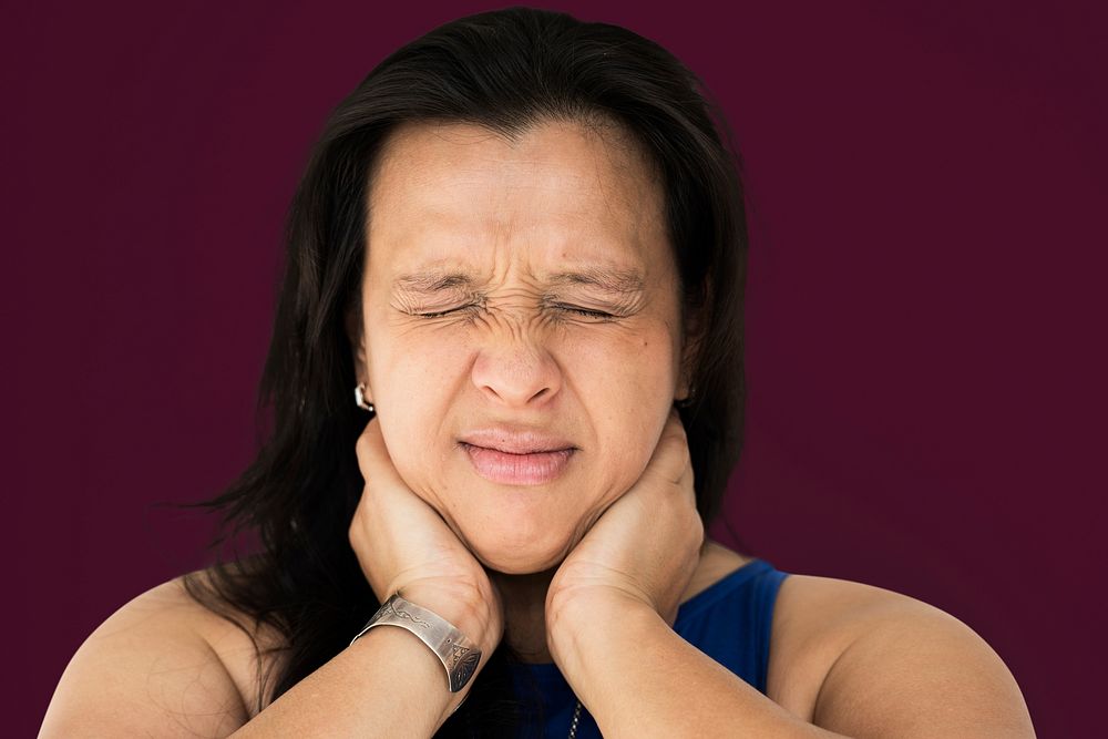 woman-feel-really-neck-pain-premium-photo-rawpixel