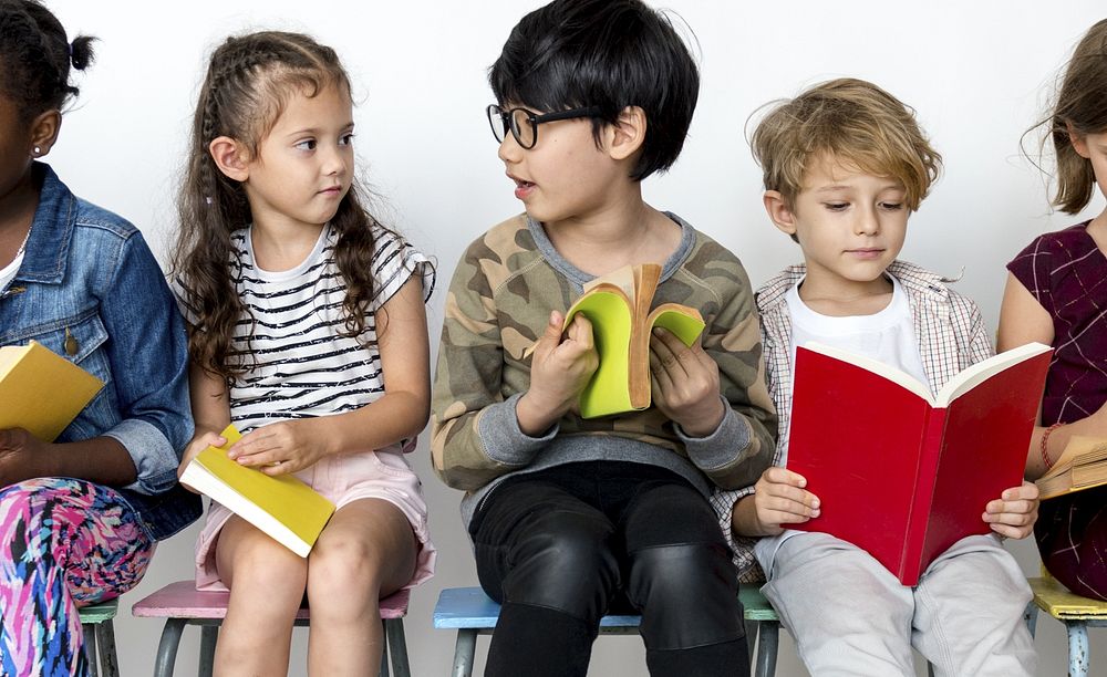 Group of students is sitting | Free Photo - rawpixel