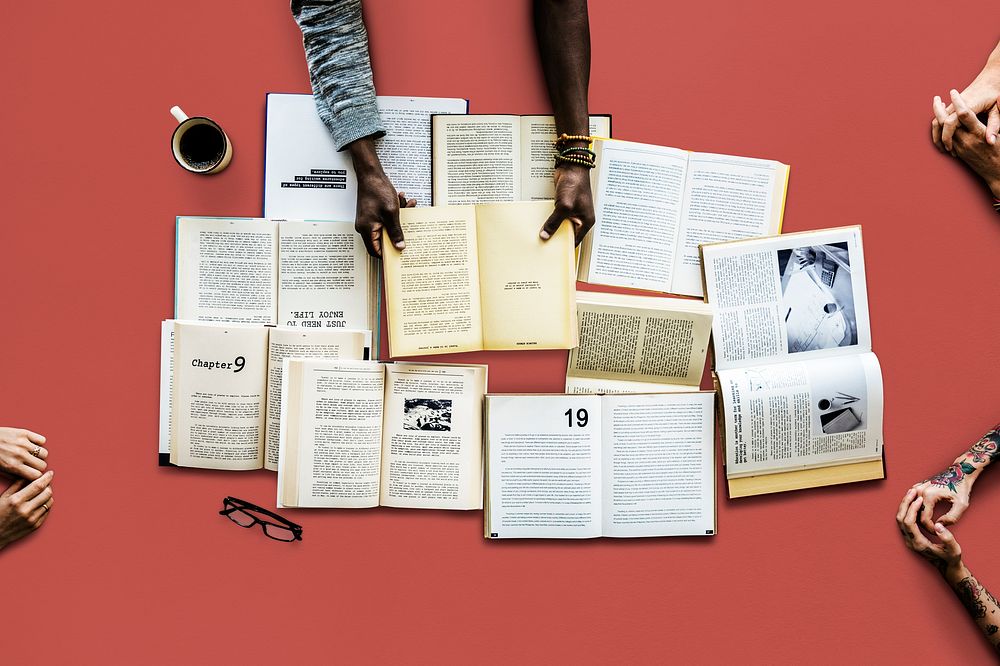 People with a book collection | Premium Photo - rawpixel