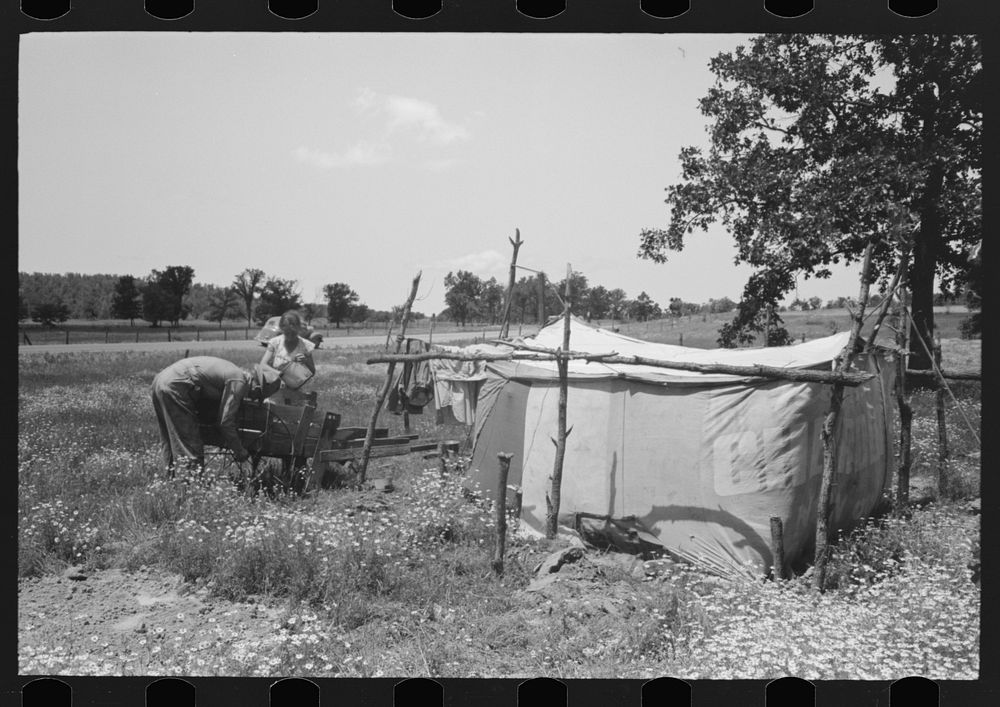 Migrant couple near Vian, Sequoyah County, Oklahoma by Russell Lee