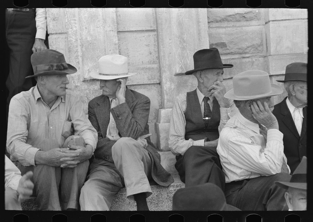 [Untitled photo, possibly related to: Farmers on steps of courthouse, Weatherford, Texas] by Russell Lee