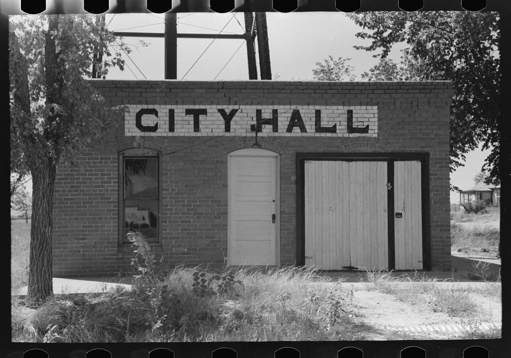 Detail of city hall, Forgan, Oklahoma. Forgan is a ghost dust town and the city hall is no longer occupied by Russell Lee