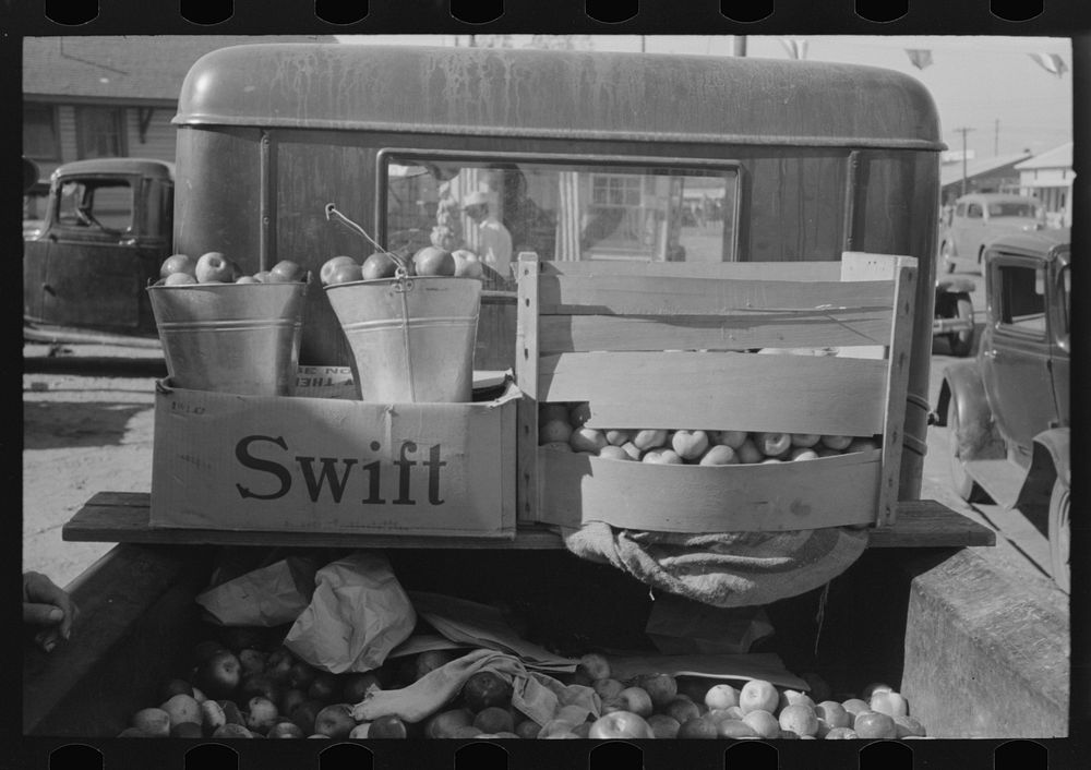 Truck loaded with apples, Jacksonville, Texas by Russell Lee