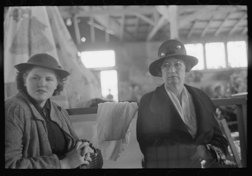 [Untitled photo, possibly related to: Mother and daughter at county fair, Gonzales, Texas] by Russell Lee