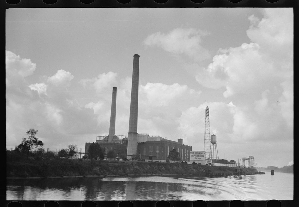 [Untitled photo, possibly related to: Along the banks of the Port of Houston are several crushing plants for oyster shell.…