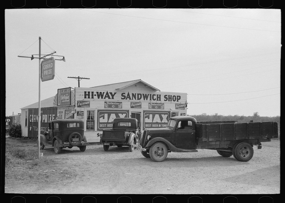 Sandwich shop, Waco, Texas by Russell Lee