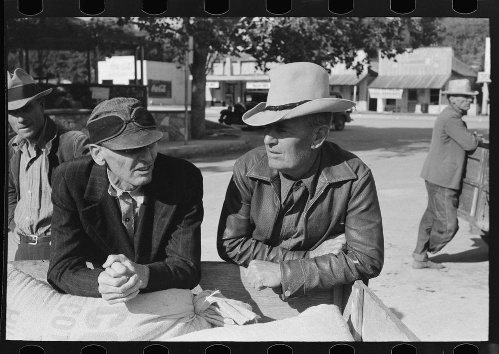 Farmer talking, Walnut Springs [i.e. Glen Rose], Texas by Russell Lee