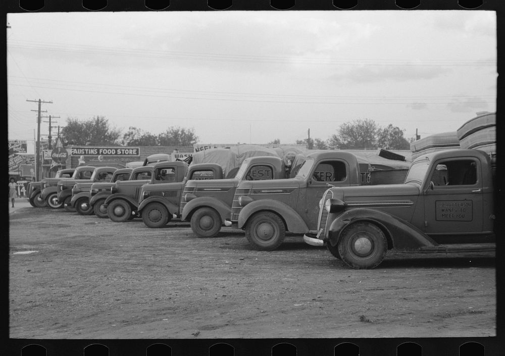 Trucks loaded mattresses, San Angelo, Free Photo rawpixel