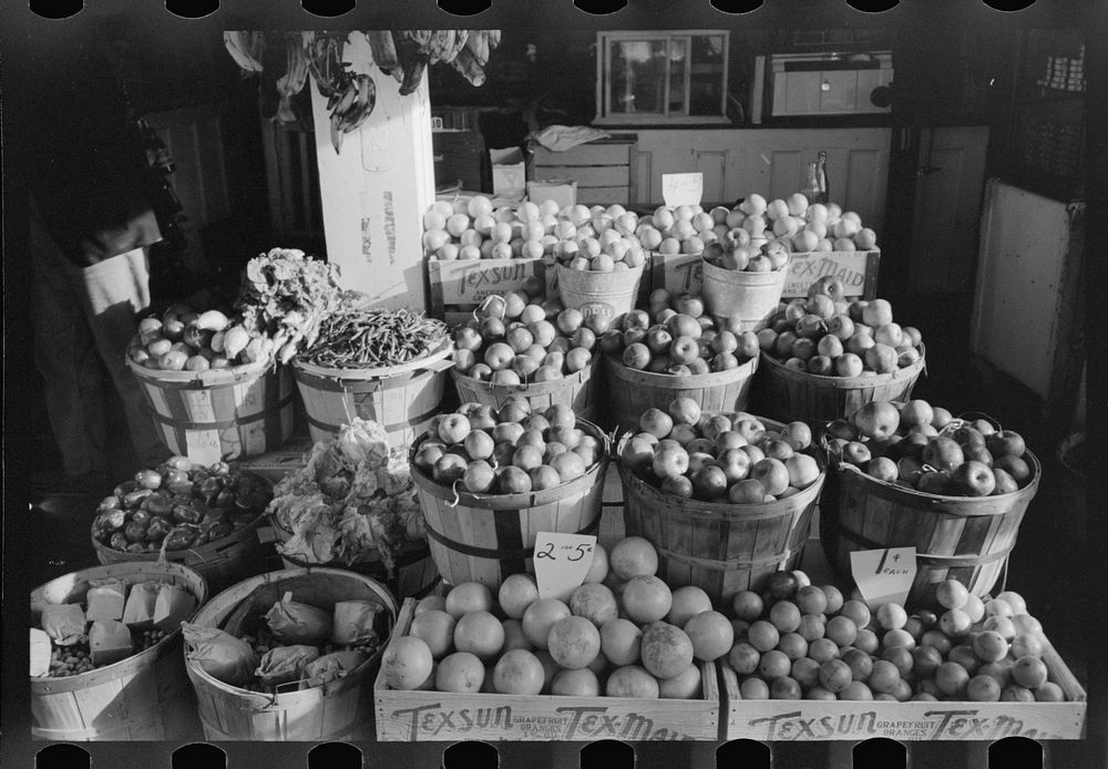 Fruit and vegetables, market square, Waco, Texas by Russell Lee