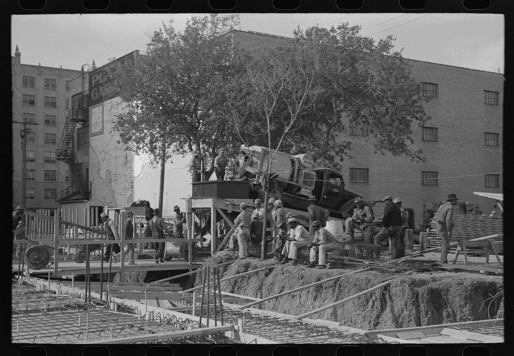 Construction work on buildings, Corpus Christi, Texas by Russell Lee