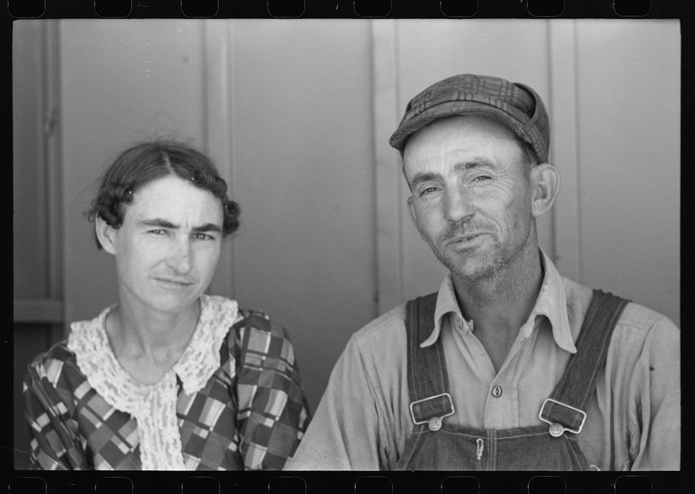 [Untitled photo, possibly related to: Wife of migratory laborer living at the Agua Fria Migratory Labor Camp, Arizona] by…