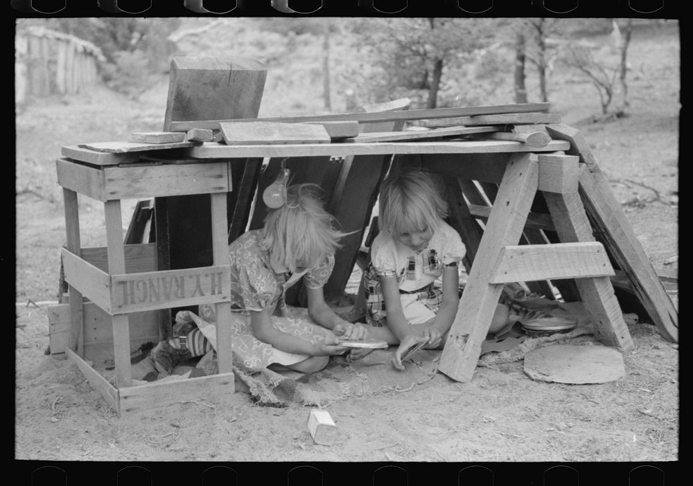 [Untitled photo, possibly related to: The Whinery children playing in their house. Pie Town, New Mexico] by Russell Lee