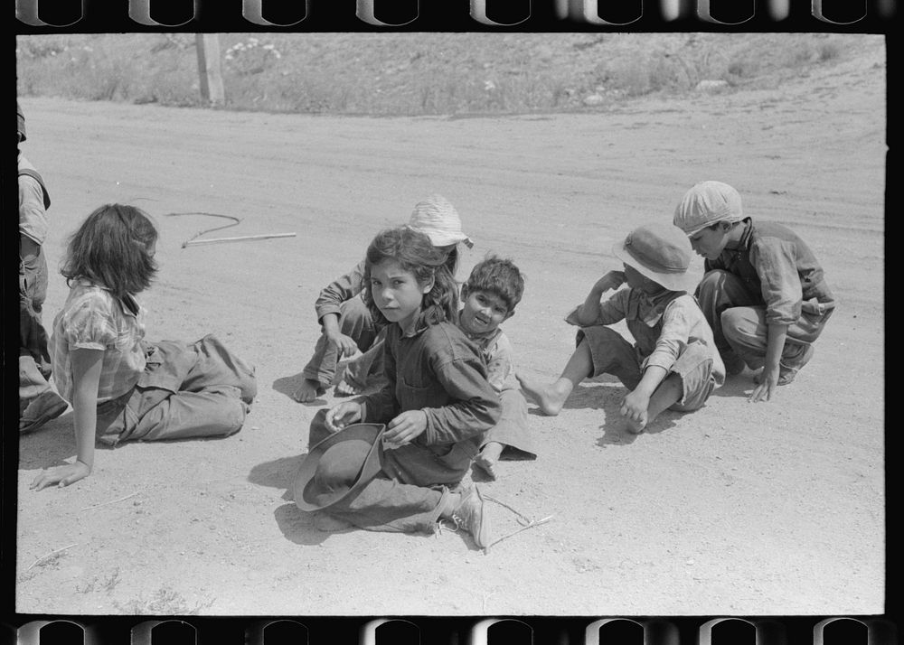 Spanish-American children, Penasco, New Mexico by Russell Lee