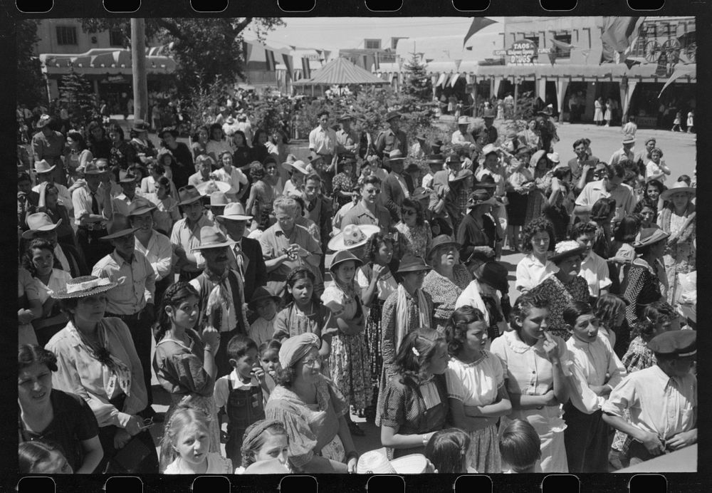 [Untitled photo, possibly related to: Crowd of people watching the dance at fiesta, Taos, New Mexico] by Russell Lee