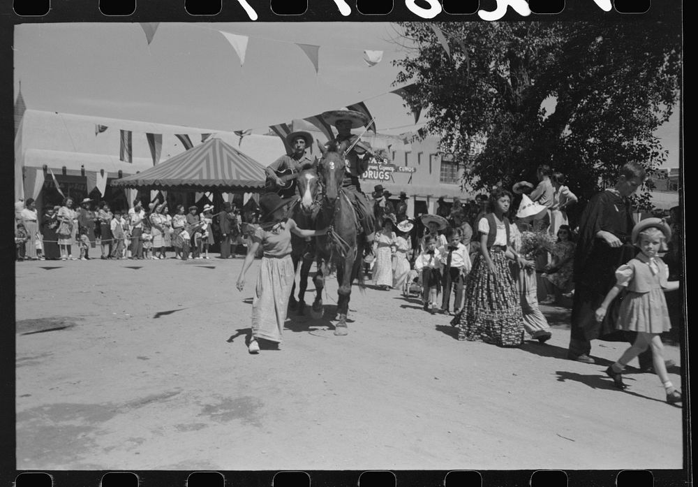 [Untitled photo, possibly related to: Parade at fiesta, Taos, New Mexico] by Russell Lee