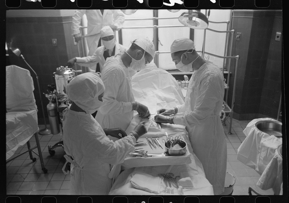 Operation at Provident Hospital, Chicago, Illinois by Russell Lee