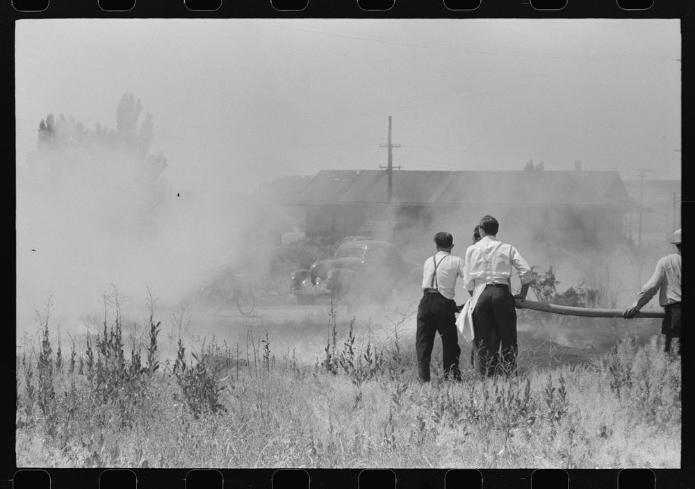 [Untitled photo, possibly related to: Fighting grass fire on the Fourth of July. Vale, Oregon] by Russell Lee