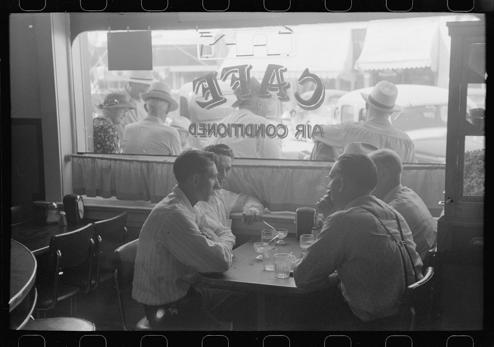 [Untitled photo, possibly related to: Cold drinks on Fourth of July. Vale, Oregon] by Russell Lee