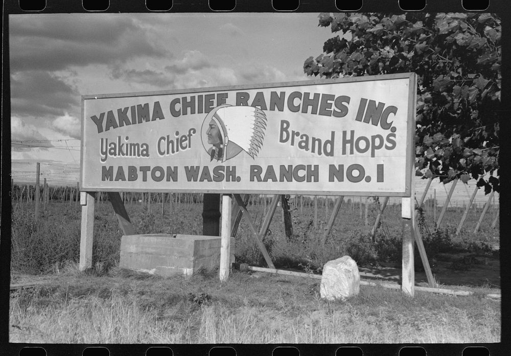 Sign of Yakima Chief Hop Ranch, Yakima County, Washington by Russell Lee