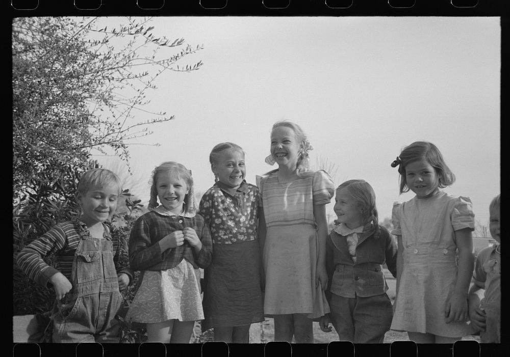 Children at the FSA (Farm Security Administration) Camelback Farms, Phoenix, Arizona by Russell Lee