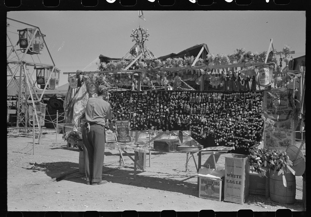 El Centro (vicinity), California. Souvenir stand of the Imperial County Fair by Russell Lee