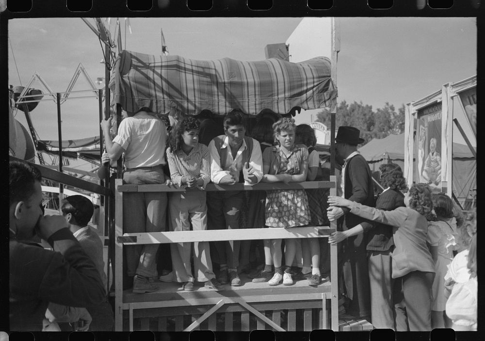El Centro (vicinity), California. On the midway at the Imperial County Fair by Russell Lee