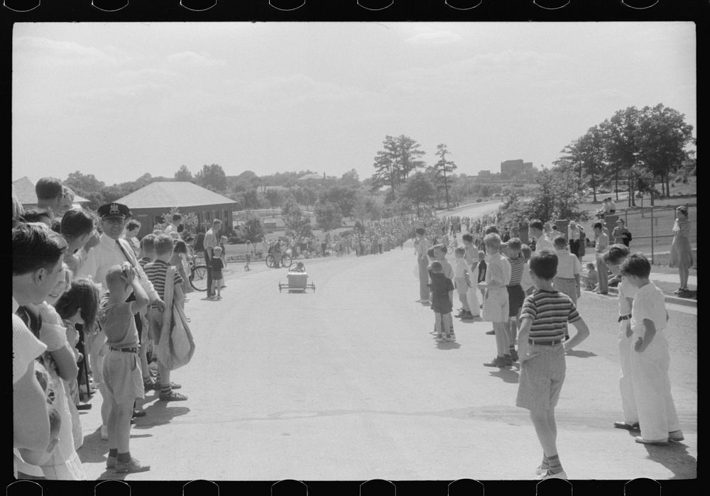 [Untitled photo, possibly related to: Entrants in soapbox auto race during July 4th celebration at Salisbury, Maryland].…