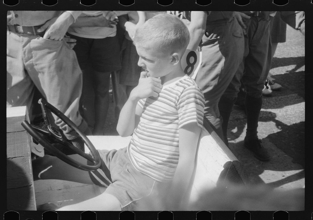 [Untitled photo, possibly related to: Entrants in soapbox auto race during July 4th celebration at Salisbury, Maryland].…
