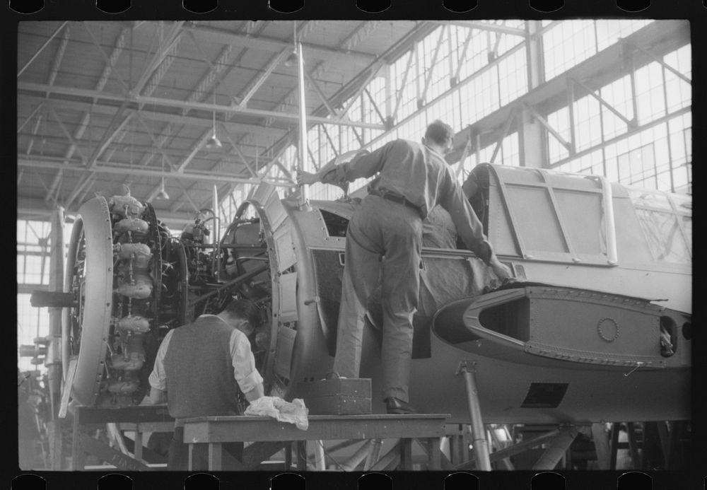 In the Vought-Sikorsky Aircraft Corporation, Stratford, Connecticut. Sourced from the Library of Congress.