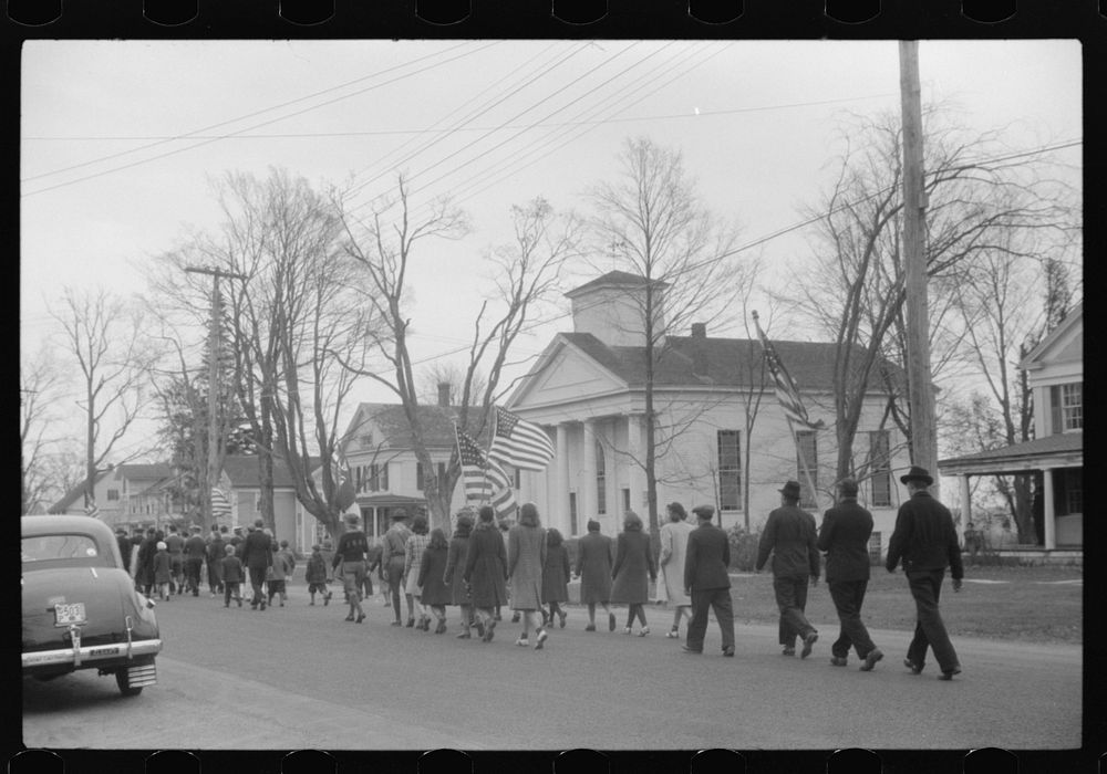 Armistice Day parade in Colchester, Connecticut. Sourced from the Library of Congress.