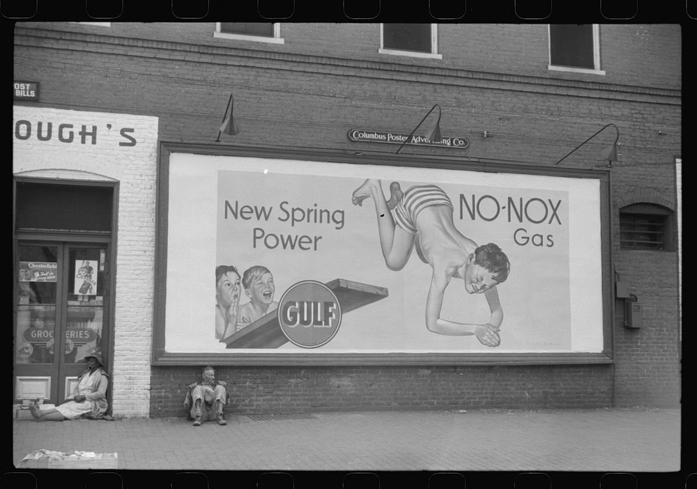 [Untitled photo, possibly related to: Street scene in Columbus, Georgia]. Sourced from the Library of Congress.