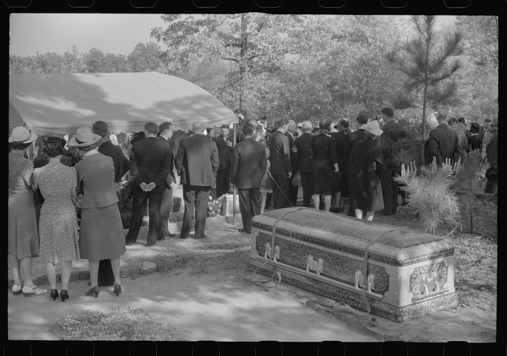At a funeral of a member of an old Greene County family, the Boswells, Georgia. Sourced from the Library of Congress.
