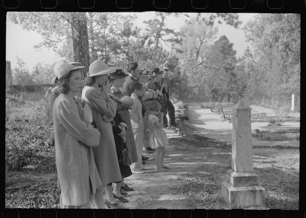 [Untitled photo, possibly related to: At a funeral of a member of an old Greene County family, the Boswells, Georgia].…