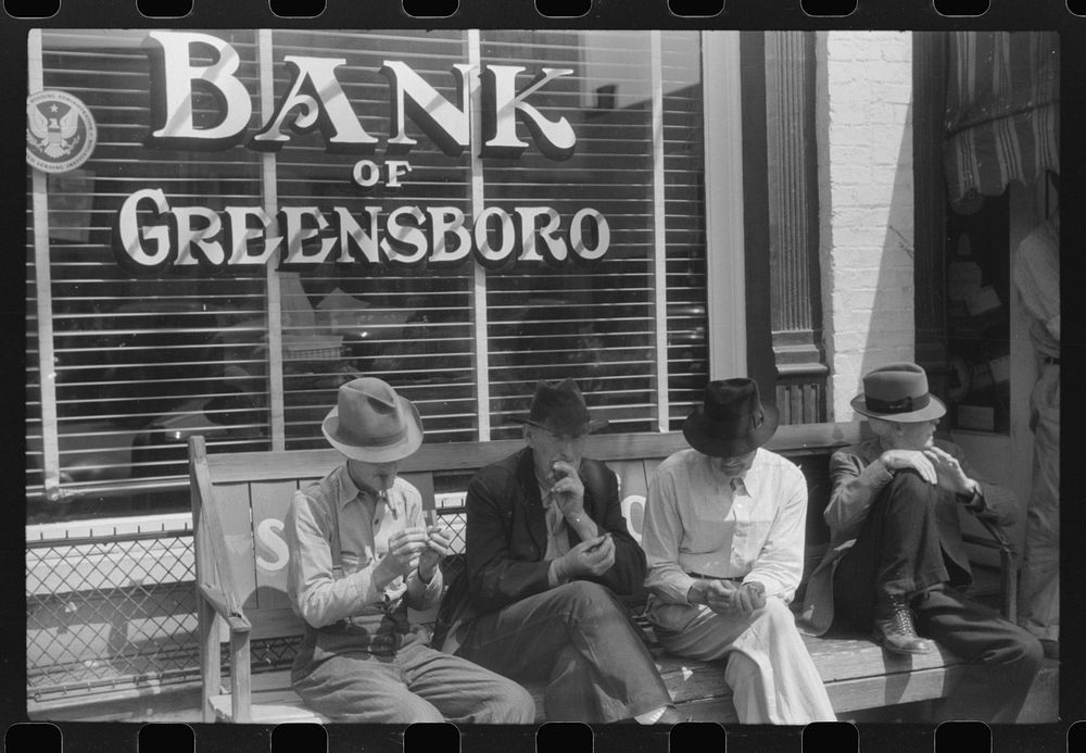 Saturday afternoon in Greensboro, Georgia. Sourced from the Library of Congress.