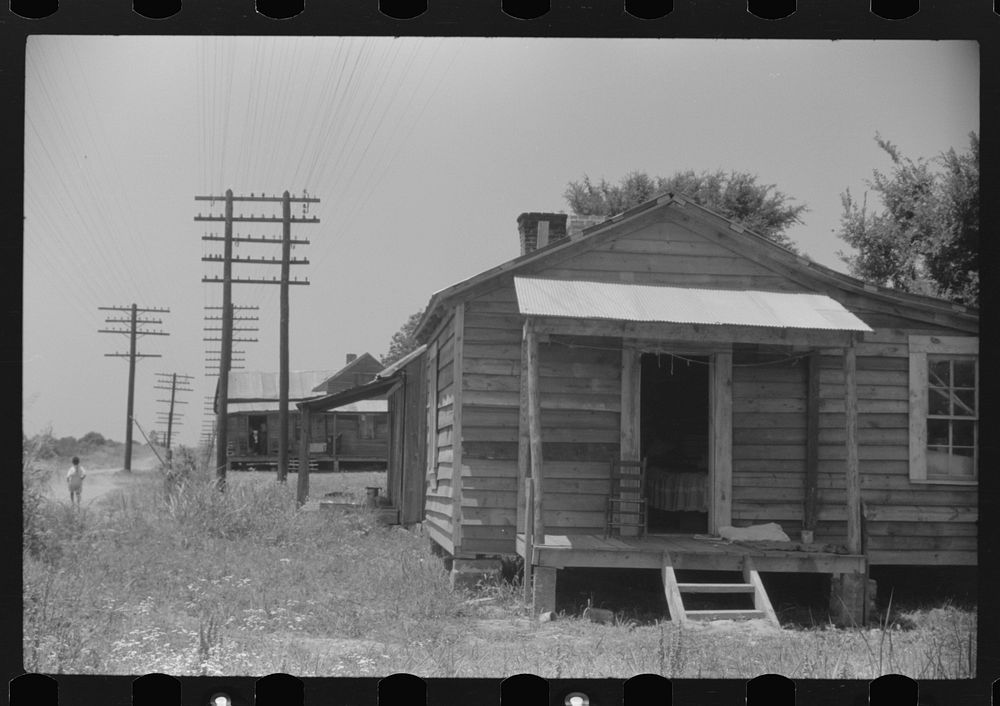 [Untitled photo, possibly related to: Houses in the  section of Eutaw, Alabama]. Sourced from the Library of Congress.