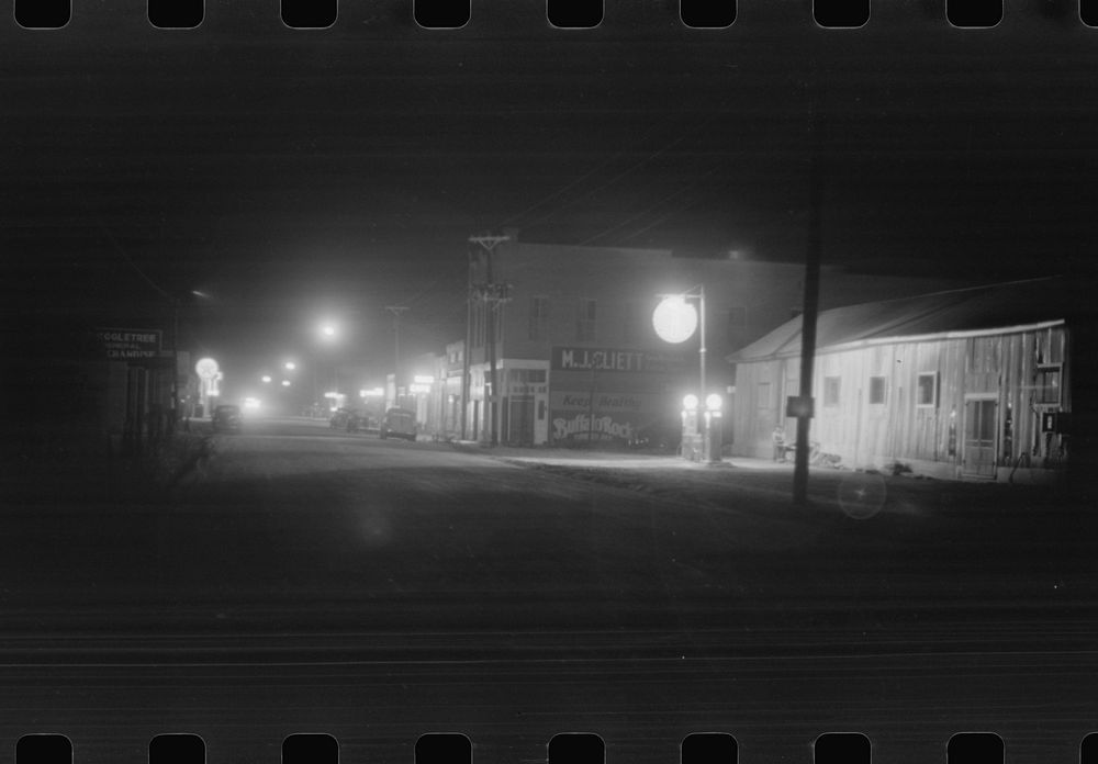 Childersburg, Alabama at night. Sourced from the Library of Congress.