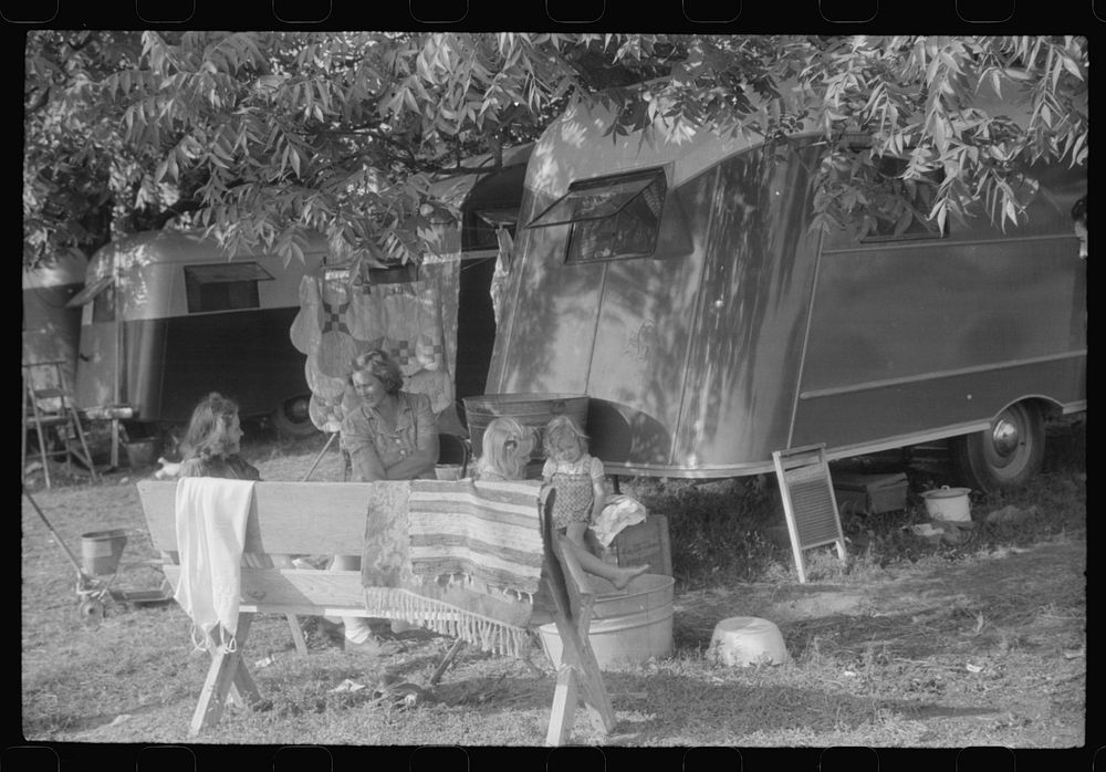 trailer camp Childersburg, Alabama. Many Free Photo rawpixel