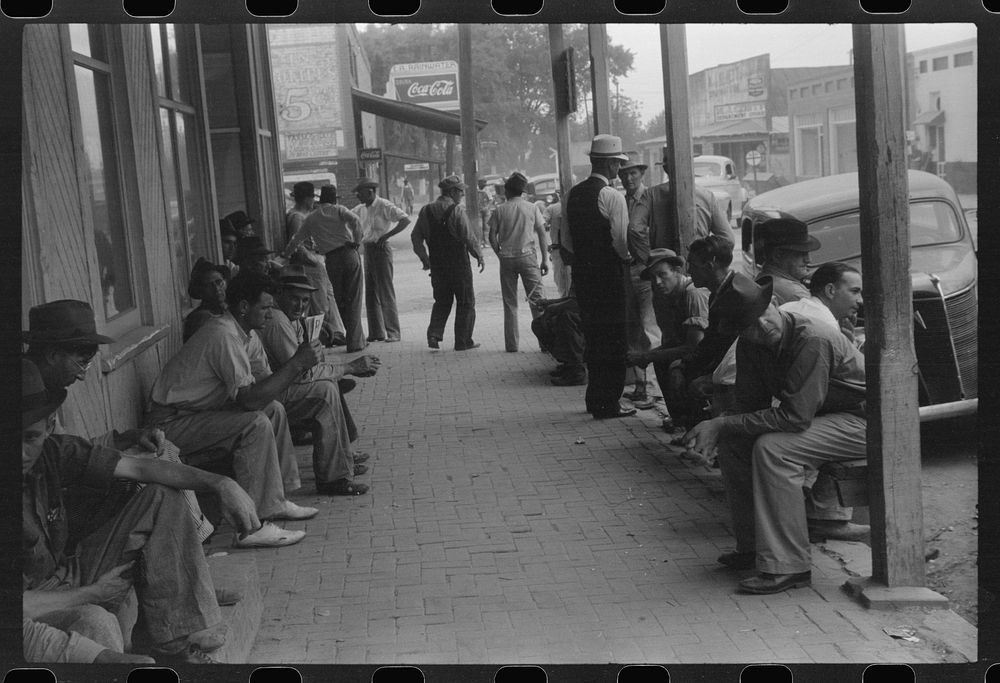 [Untitled photo, possibly related to: Along the main street of Childersburg, Alabama]. Sourced from the Library of Congress.