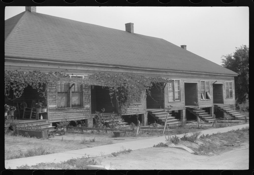 House workers Union Point Mill, | Free Photo - rawpixel