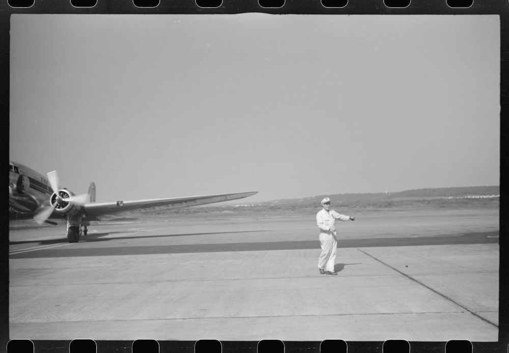 Washington, D.C. A plane arriving at the municipal airport. Sourced from the Library of Congress.