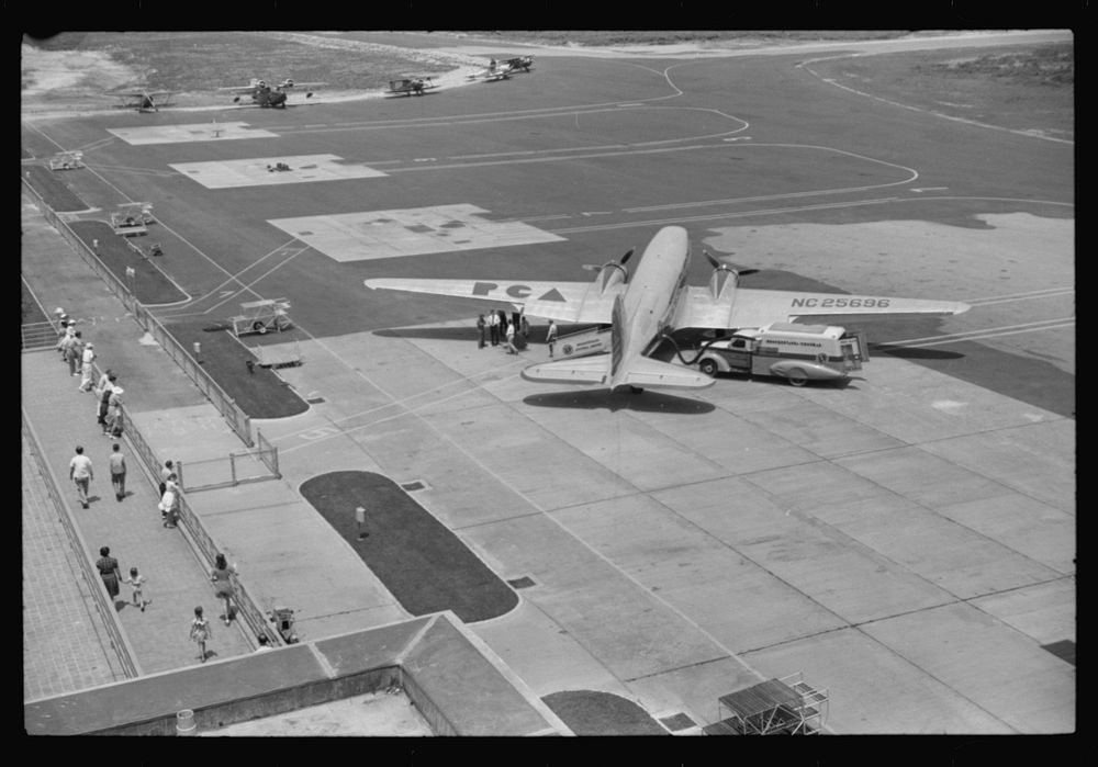 Planes on the field at the municipal airport in Washington, D.C.. Sourced from the Library of Congress.