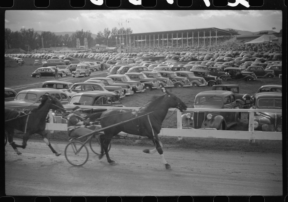 [Untitled photo, possibly related to: Sulky races at the Rutland Fair, Vermont]. Sourced from the Library of Congress.