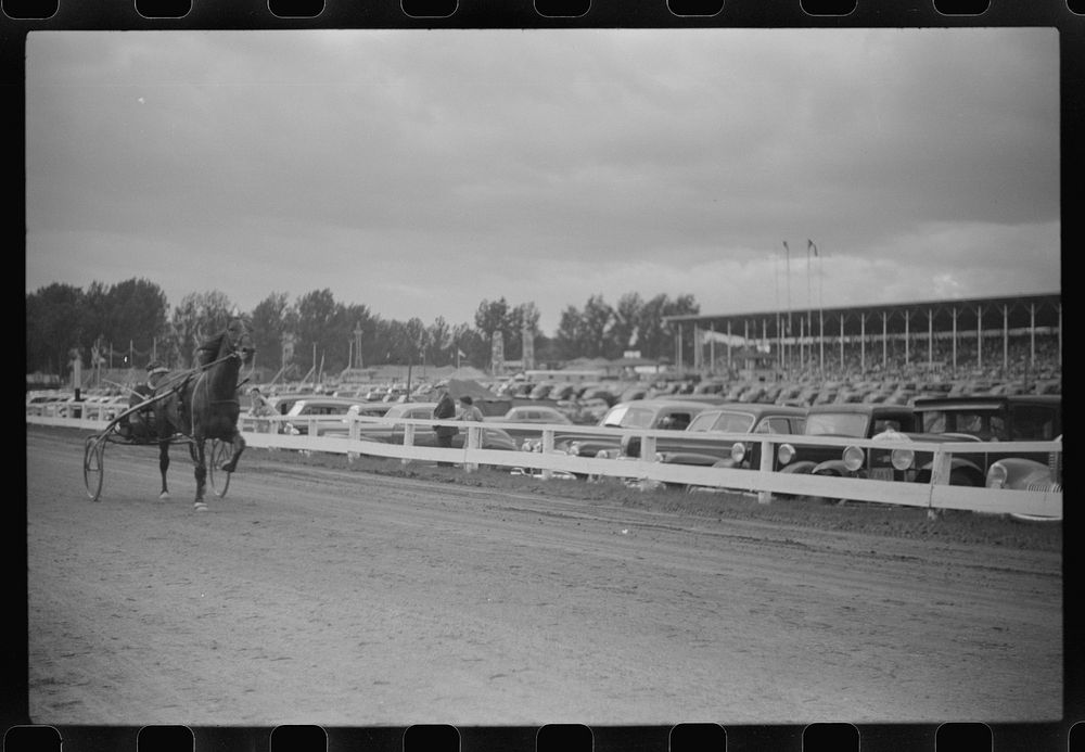 [Untitled photo, possibly related to: Sulky races at the Rutland Fair, Vermont]. Sourced from the Library of Congress.