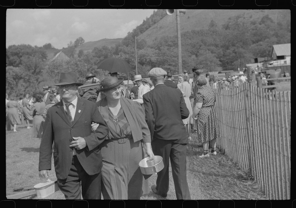 At the "World's Fair" in Tunbridge, Vermont. Sourced from the Library of Congress.