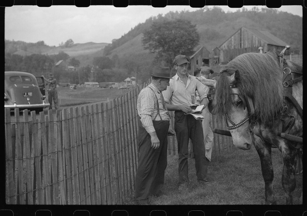 Judges at the horse show at the "World's Fair" in Tunbridge, Vermont. Sourced from the Library of Congress.
