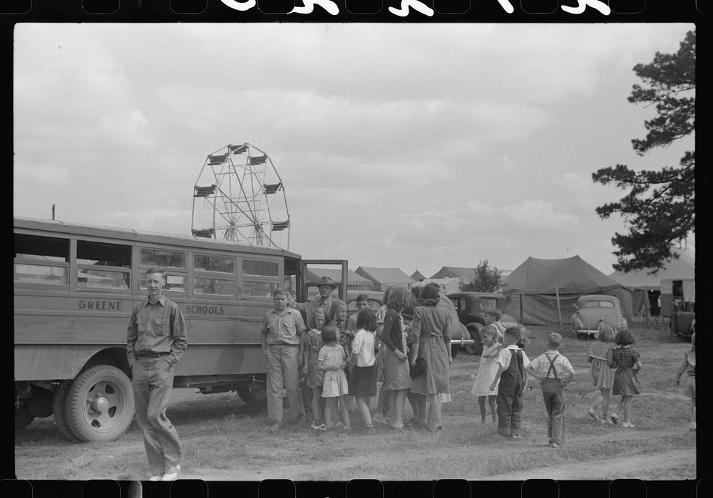 [Untitled photo, possibly related to: Schoolchildren getting off the bus for free day at the fair. Greene County, Georgia].…