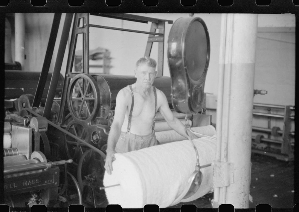 At the Mary-Leila cotton mill in Greensboro, Georgia. Sourced from the Library of Congress.