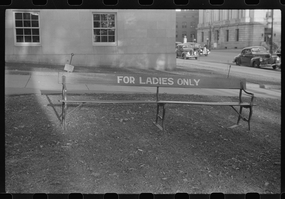 [Untitled photo, possibly related to: Bench in a park in Burlington, Vermont]. Sourced from the Library of Congress.