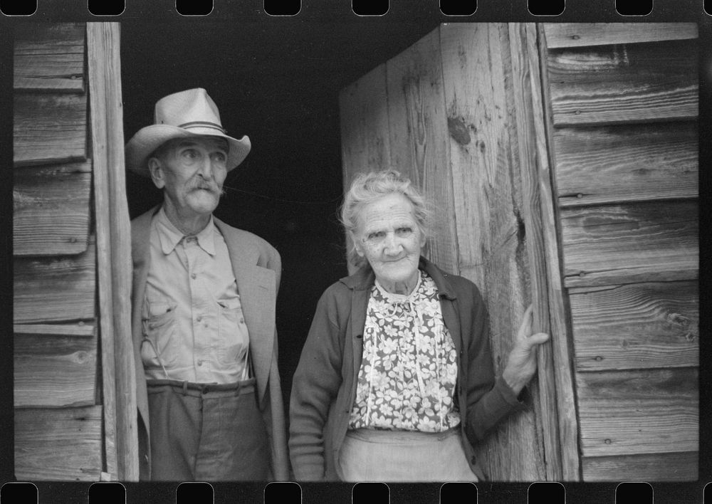 Greene County, Georgia. Old couple who receive old-age pension assistance. Sourced from the Library of Congress.